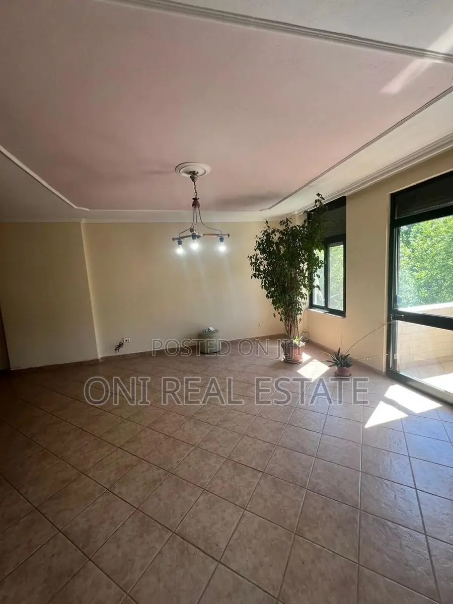 Office to rent Shallvaret - Exhibition - Gjergj Fishta Blvd. (Tirana -