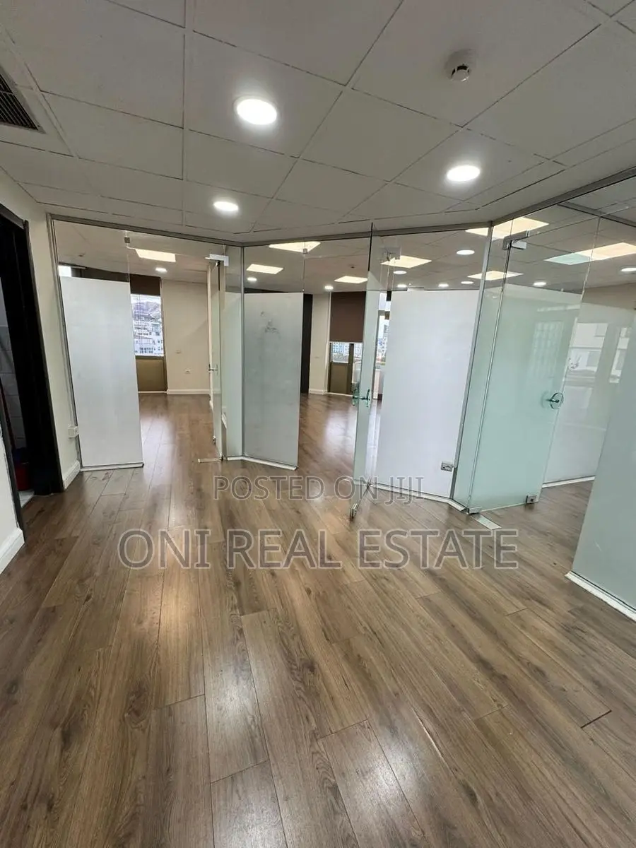 Office to rent Wilson Square (Tirana - city)