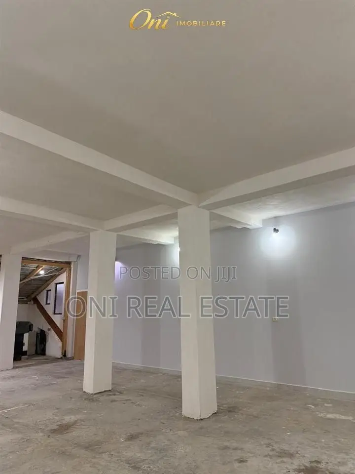 Warehouse to rent Paskuqan - Babrru (Kamza City)