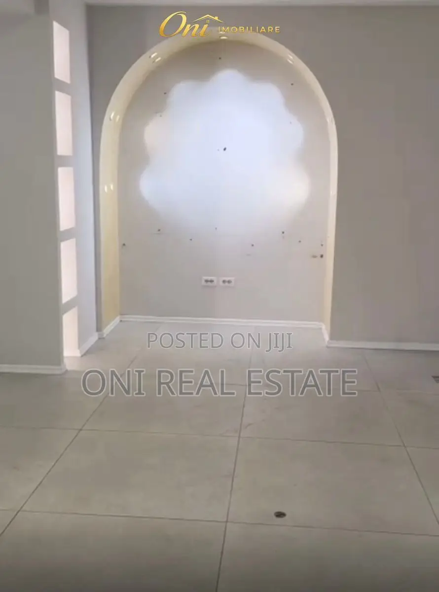 Store to rent Tirana - city