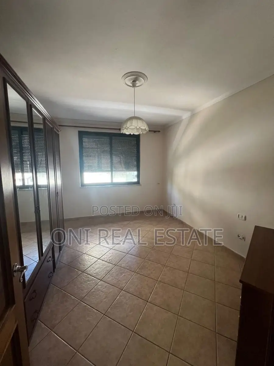 Office to rent Shallvaret - Exhibition - Gjergj Fishta Blvd. (Tirana -