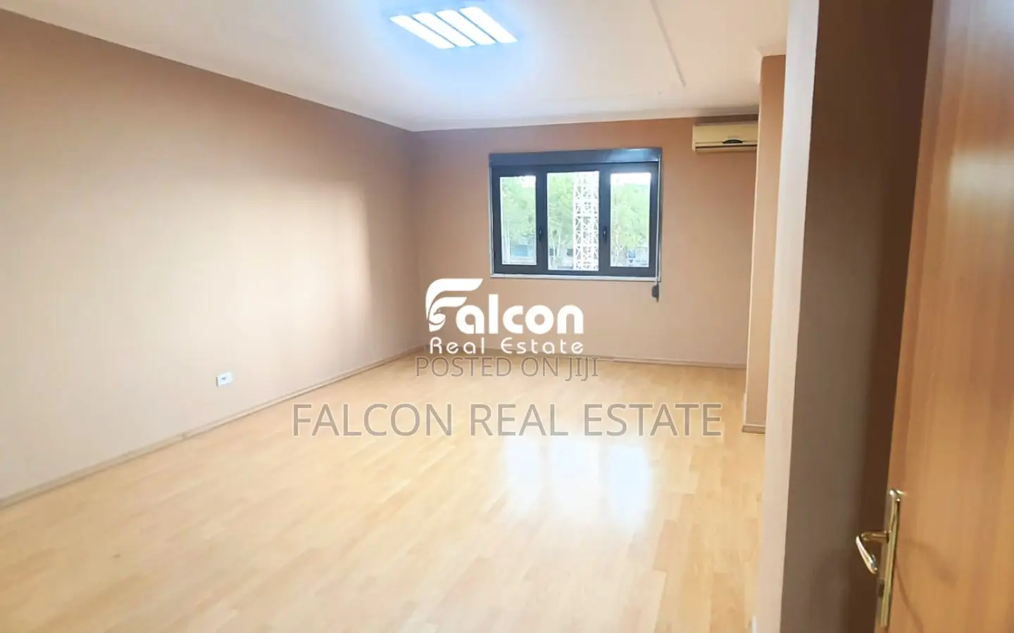Apartament me qera – Qendër, Tiranë