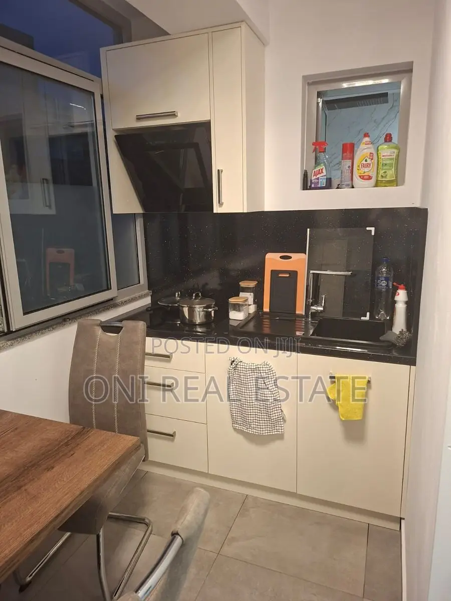 Apartment to rent Komuna e Parisit - Kristal Center (Tirana - city)