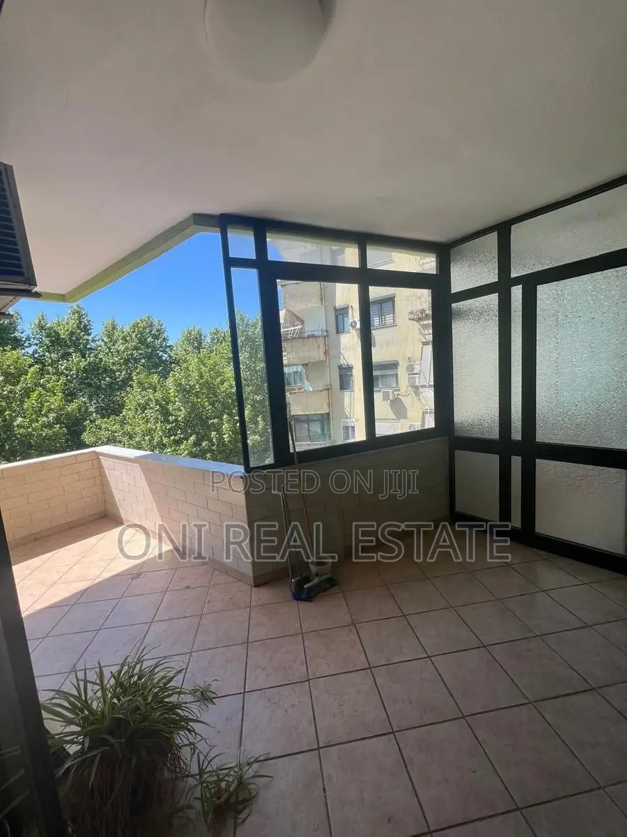 Office to rent Shallvaret - Exhibition - Gjergj Fishta Blvd. (Tirana -