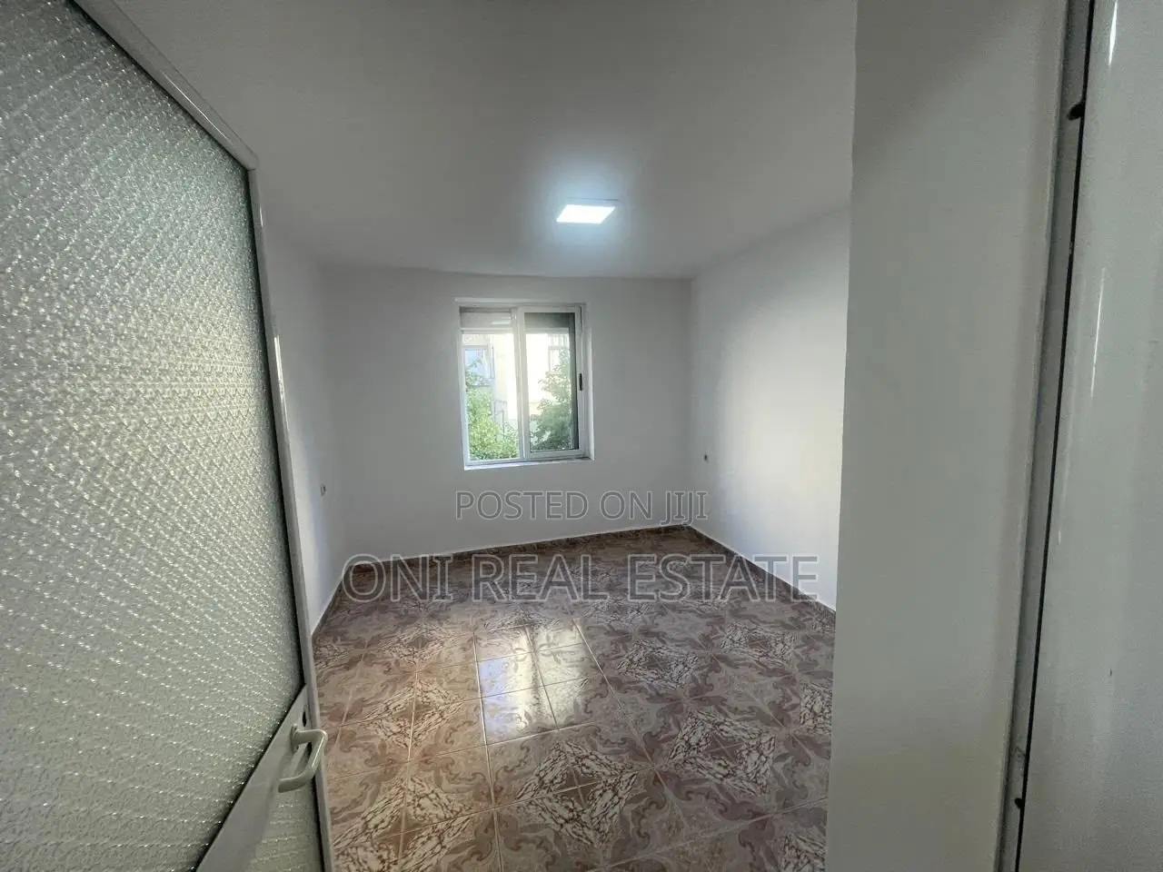 Apartment to rent Diber Str. - Medrese - 4 Martyrs Str. (Tirana - city