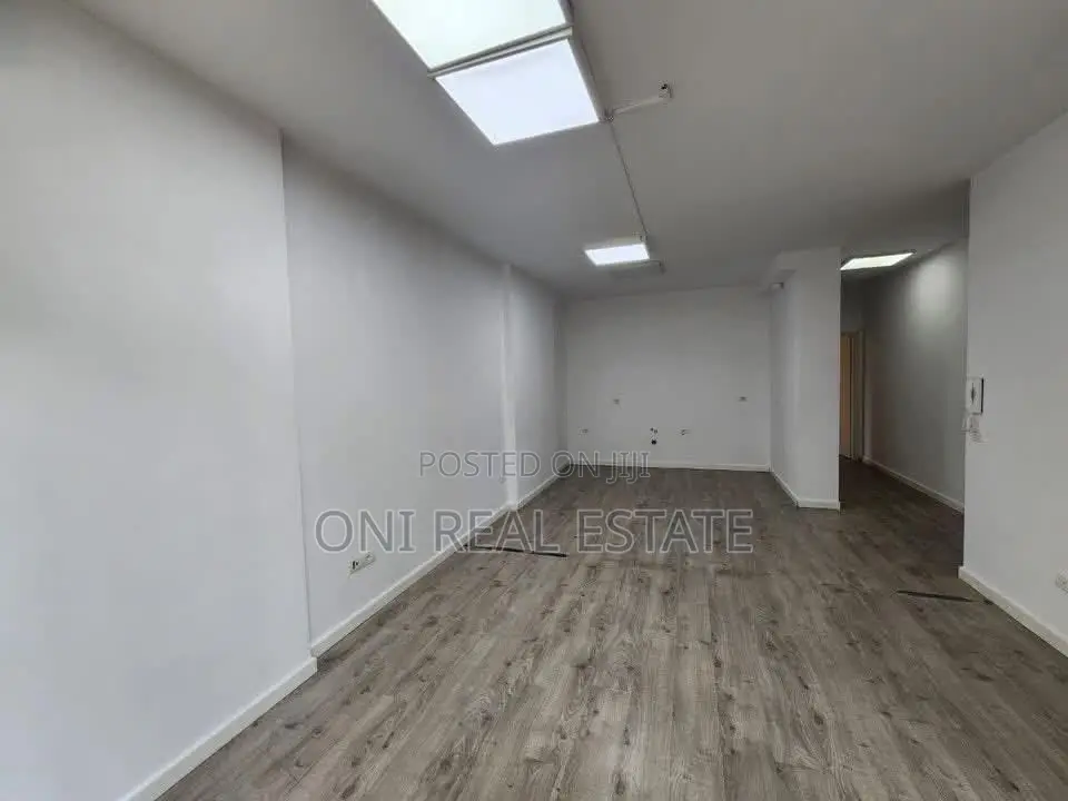 Office to rent Wilson Square (Tirana - city)