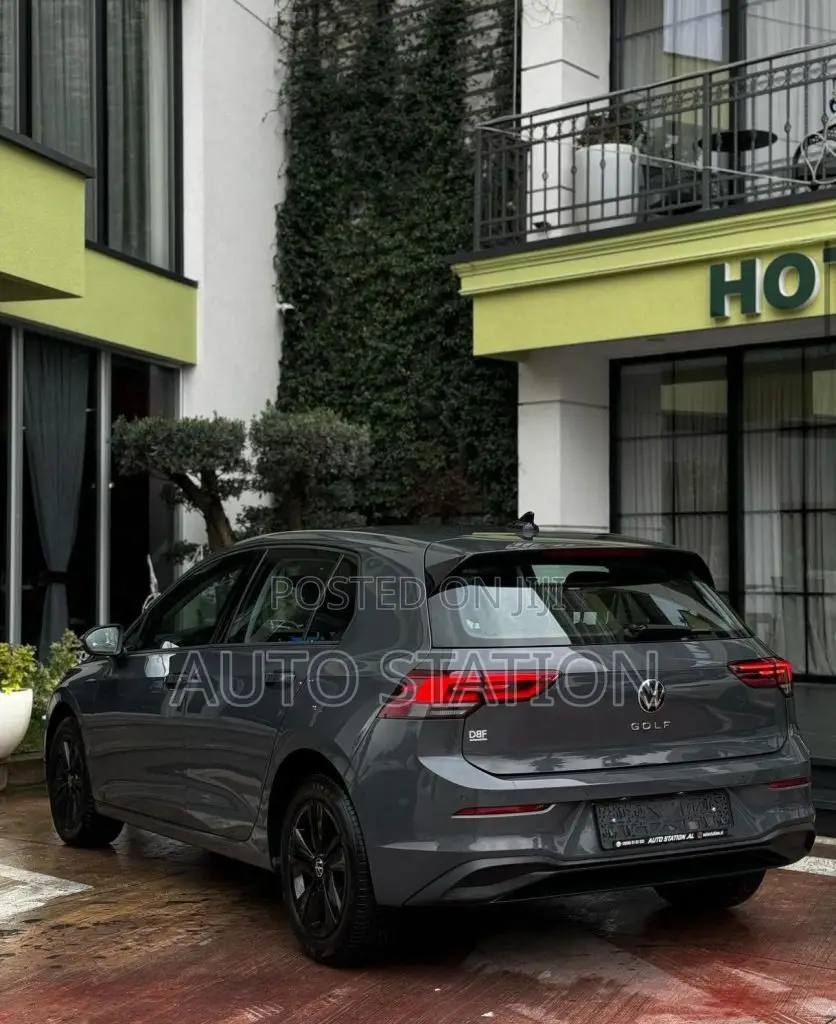 GOLF 8