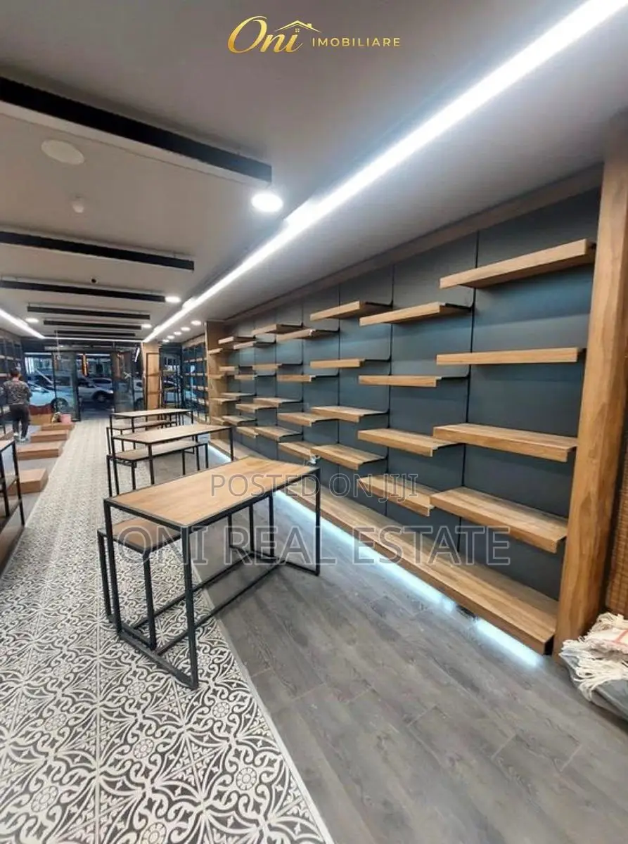 Store to rent Myslym Shyri Str. (Tirana - city)
