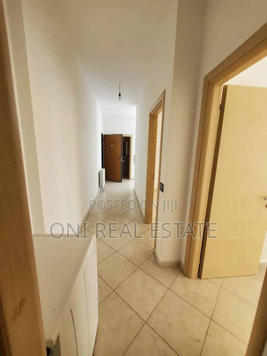 Office to rent Komuna e Parisit - Kristal Center (Tirana - city)
