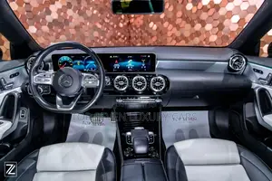 MERCEDES BENZ CLA