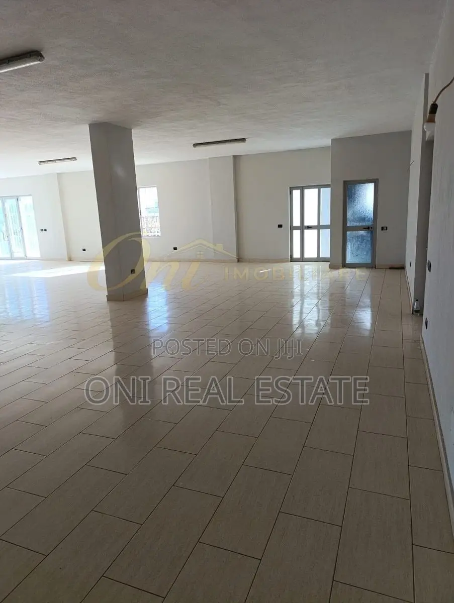 Business building to rent Casa Italia (Tirana - city)