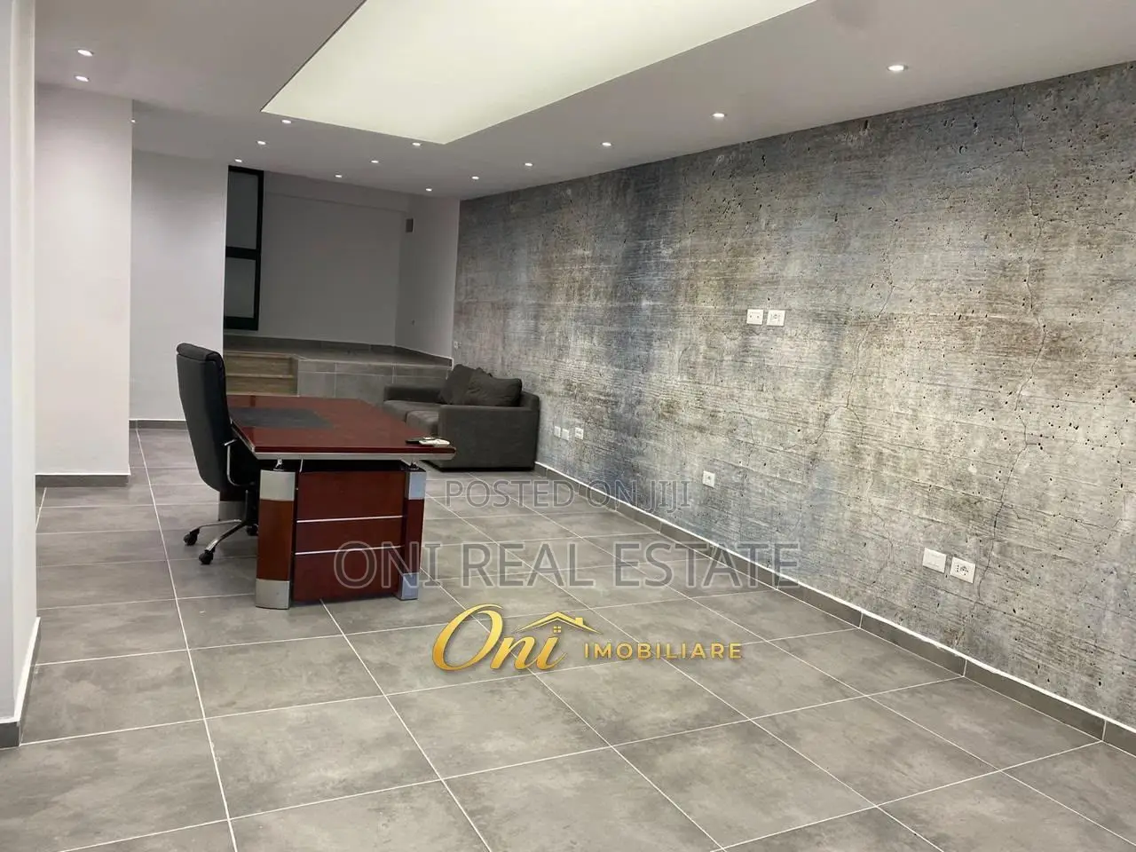 Office to rent Wilson Square (Tirana - city)