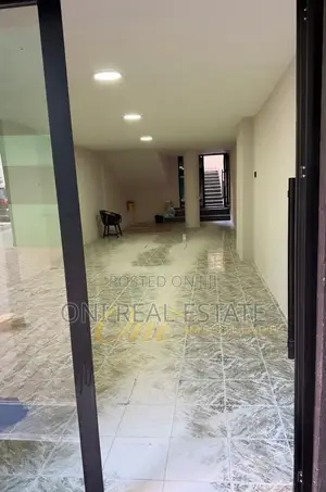 Store to rent Komuna e Parisit - Kristal Center (Tirana - city)