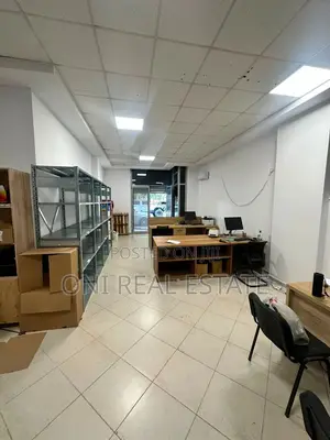 Store to rent Komuna e Parisit - Kristal Center (Tirana - city)