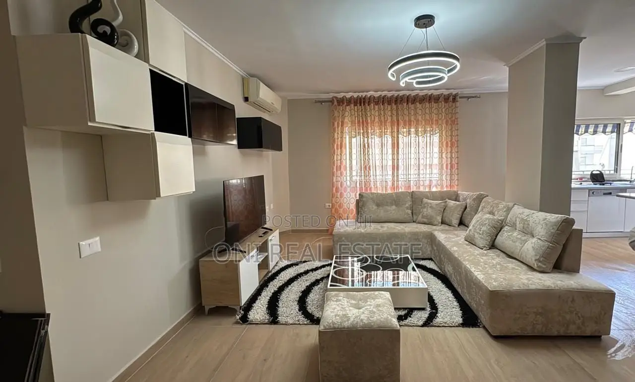 Apartment to rent Komuna e Parisit - Kristal Center (Tirana - city)