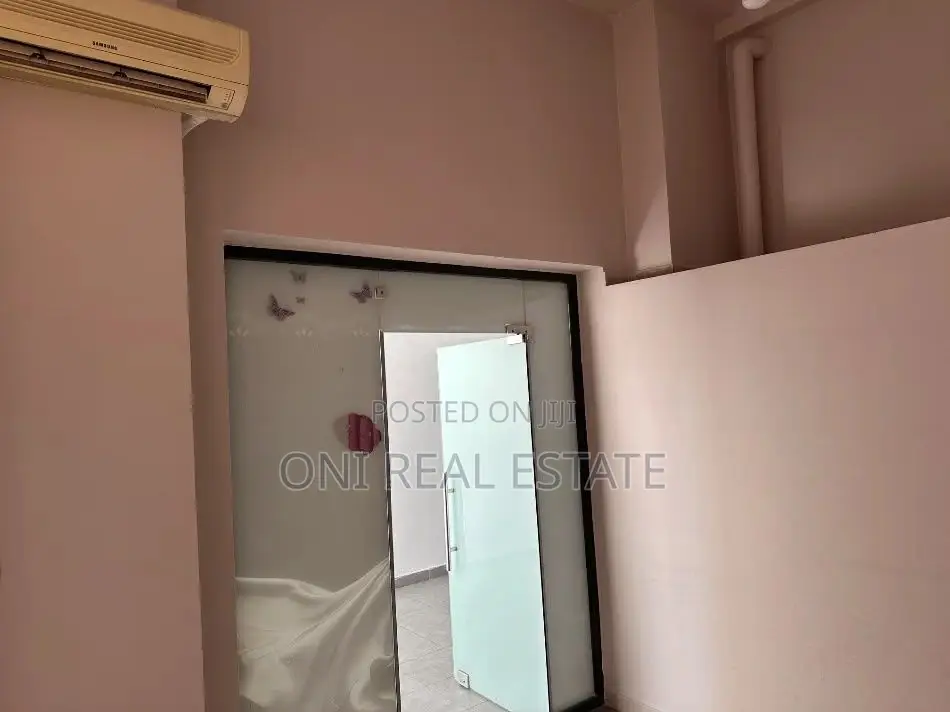 Business building to rent Astiri - Unaza e Re (Tirana - city)