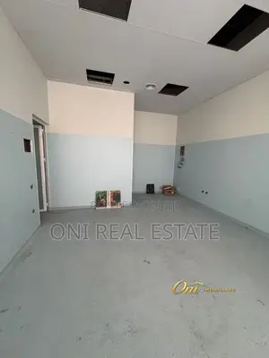 Store for sale Komuna e Parisit - Kristal Center (Tirana - city)