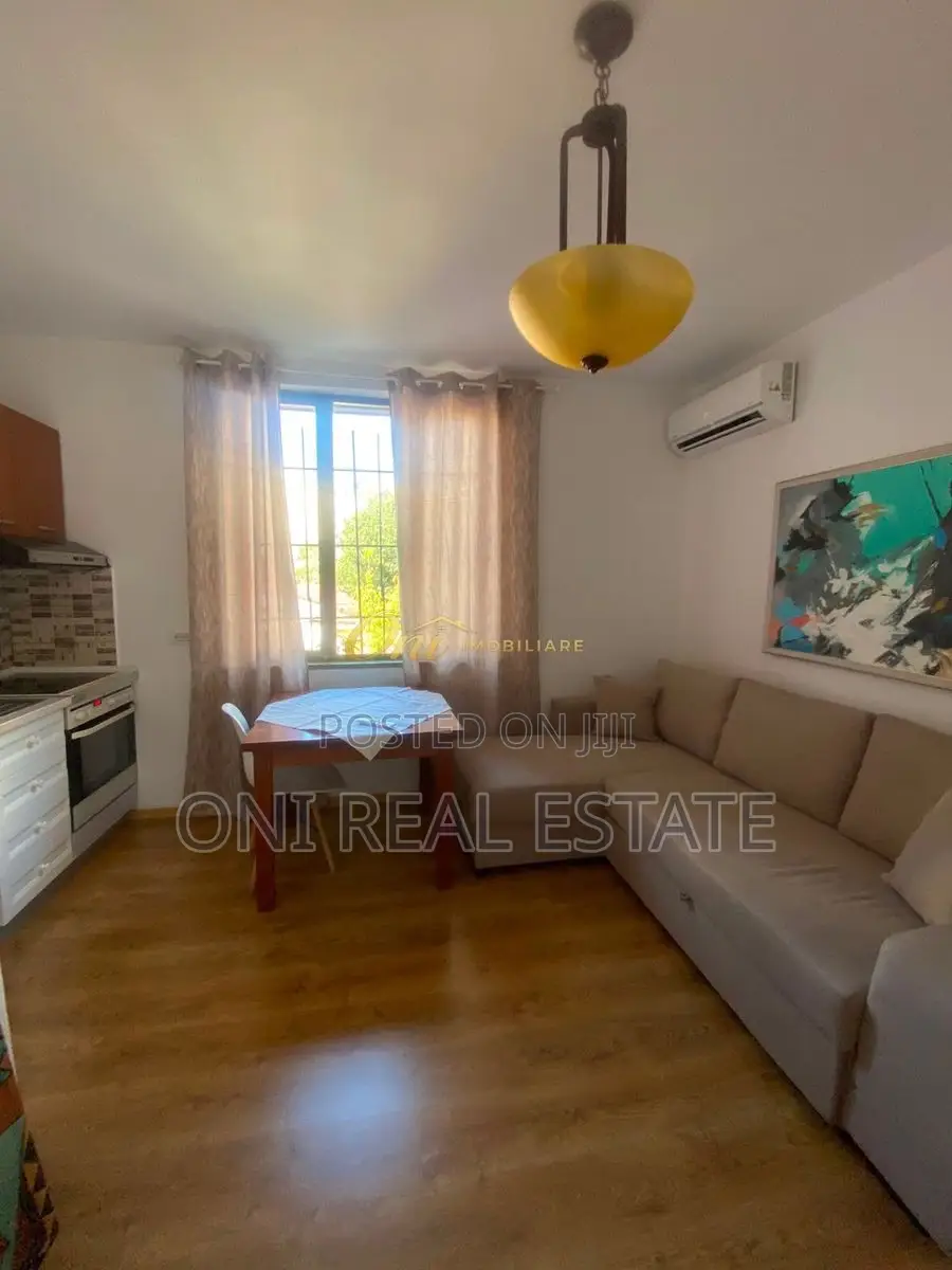 Apartment to rent Barrikadave Str. - King Zog I Blvd. - Maternity Hosp