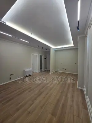 Office to rent Komuna e Parisit - Kristal Center (Tirana - city)