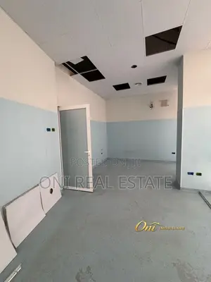 Store to rent Komuna e Parisit - Kristal Center (Tirana - city)