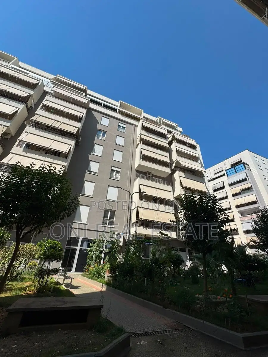 Apartment for sale Komuna e Parisit - Kristal Center (Tirana - city)