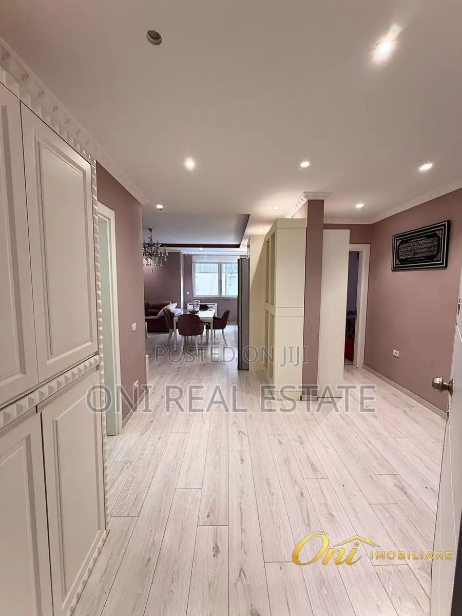 Apartment for sale Komuna e Parisit - Kristal Center (Tirana - city)