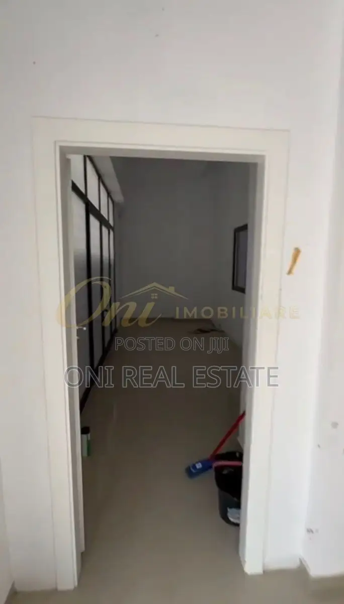 Store for sale Yzberisht (Tirana - city)