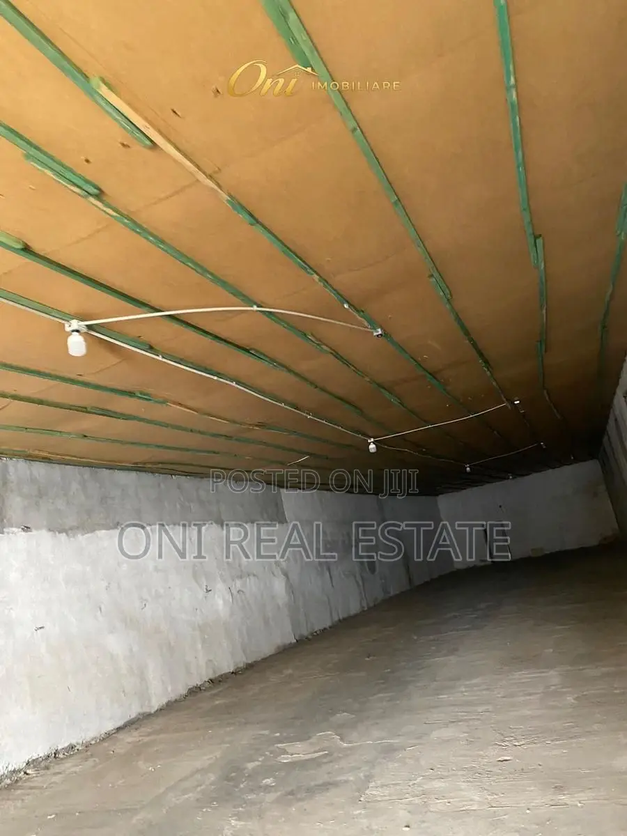 Warehouse to rent Mjull - Bathore (Tirana - city)