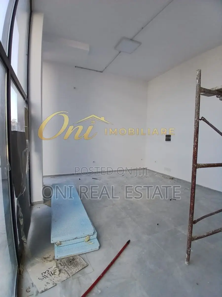 Store to rent Don Bosko - Vision Plus - Mortgage Office (Tirana - city