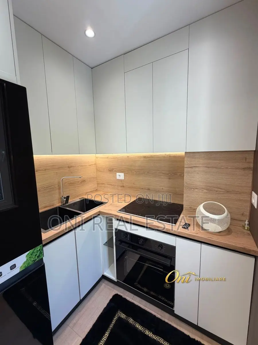 Apartment for sale Komuna e Parisit - Kristal Center (Tirana - city)