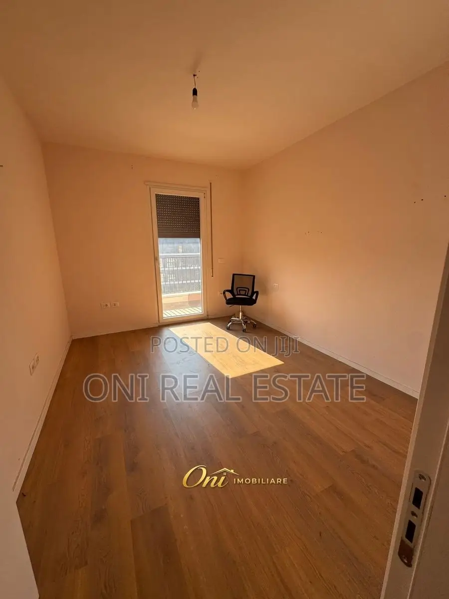 Office to rent Don Bosko - Vision Plus - Mortgage Office (Tirana - cit
