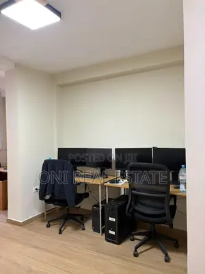 Office to rent Wilson Square (Tirana - city)