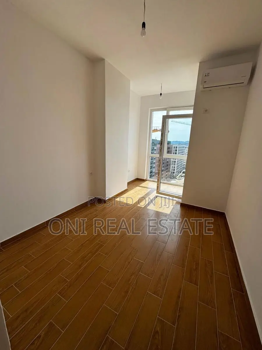 Office to rent Train Station - New Boulevard - Brrake (Tirana - city)