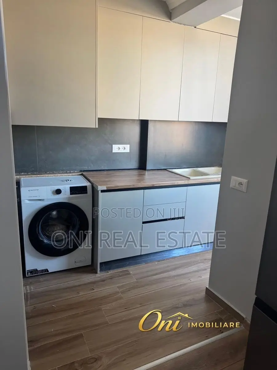 Apartment to rent Pallati me Shingjeta - Irfan Tomini Str. (Tirana - c