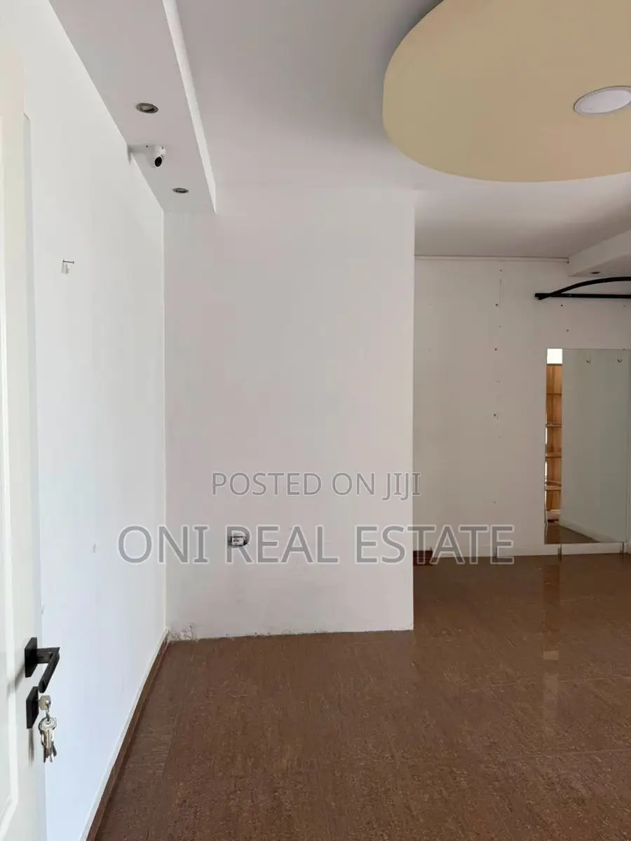 Store to rent Astiri - Unaza e Re (Tirana - city)