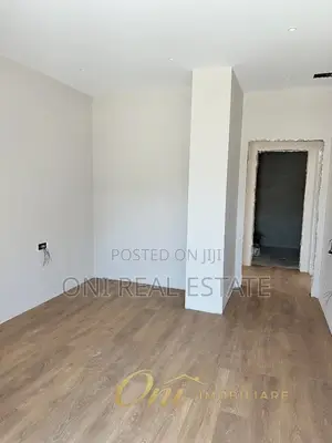Office to rent Komuna e Parisit - Kristal Center (Tirana - city)