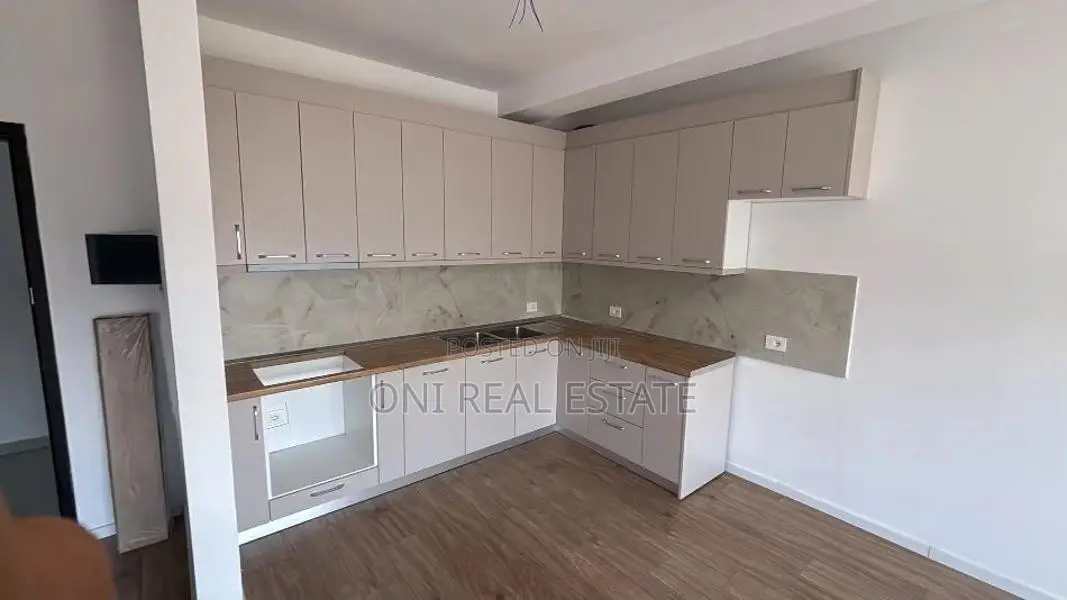 Apartment to rent 5 Maji Str. - Siri Kodra - Durresi Restaurant (Tiran