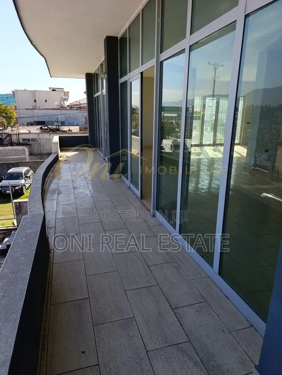 Business building to rent Casa Italia (Tirana - city)