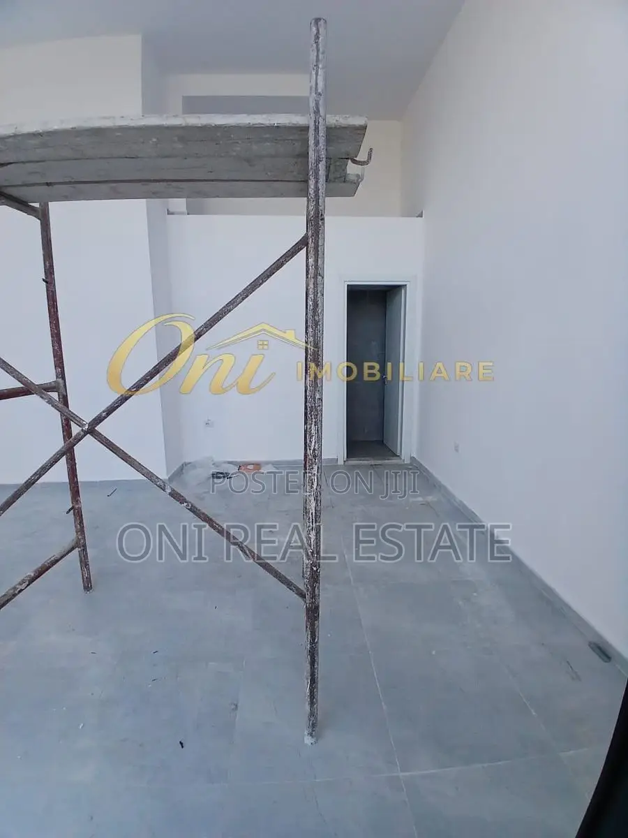 Store to rent Don Bosko - Vision Plus - Mortgage Office (Tirana - city