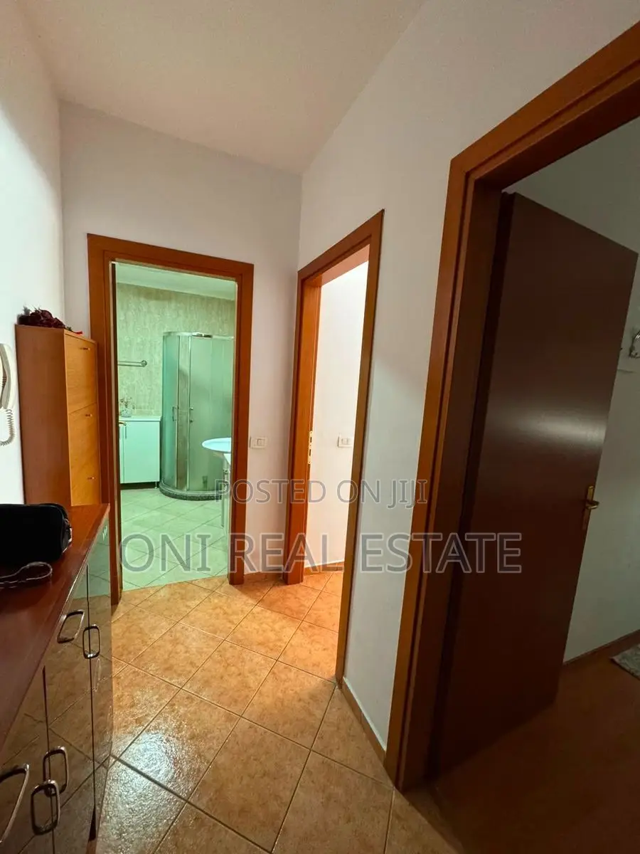 Apartment to rent Komuna e Parisit - Kristal Center (Tirana - city)
