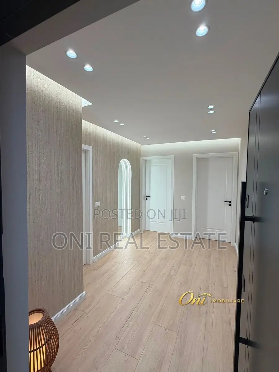 Apartment for sale Komuna e Parisit - Kristal Center (Tirana - city)