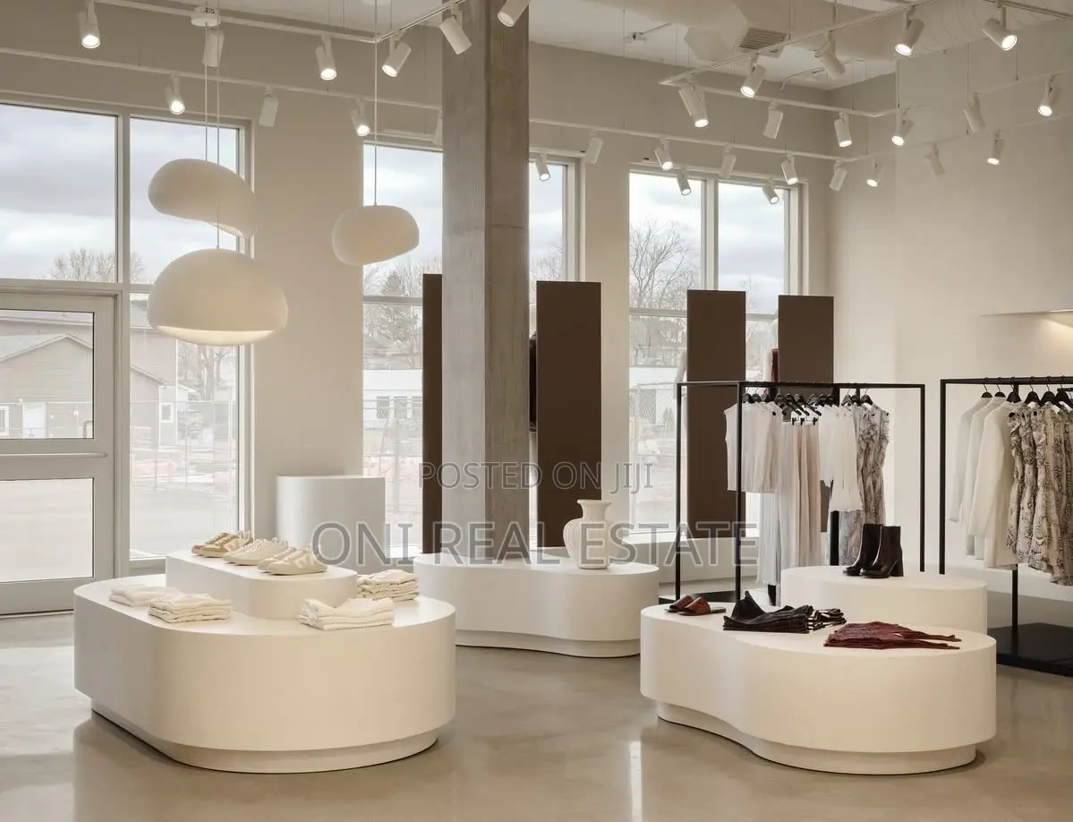 Store for sale Komuna e Parisit - Kristal Center (Tirana - city)
