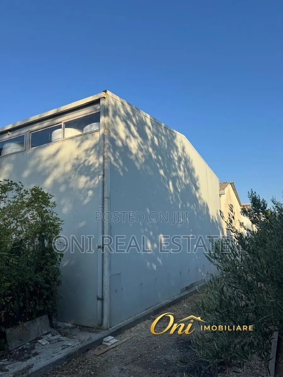 Business building to rent Laprake - Gintash Block - Military Hospital 