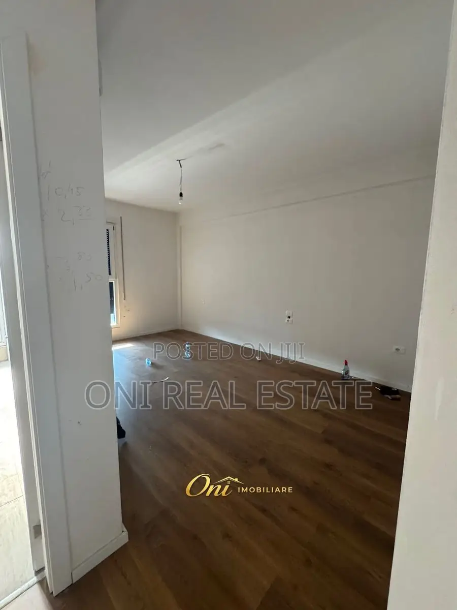 Office to rent Don Bosko - Vision Plus - Mortgage Office (Tirana - cit