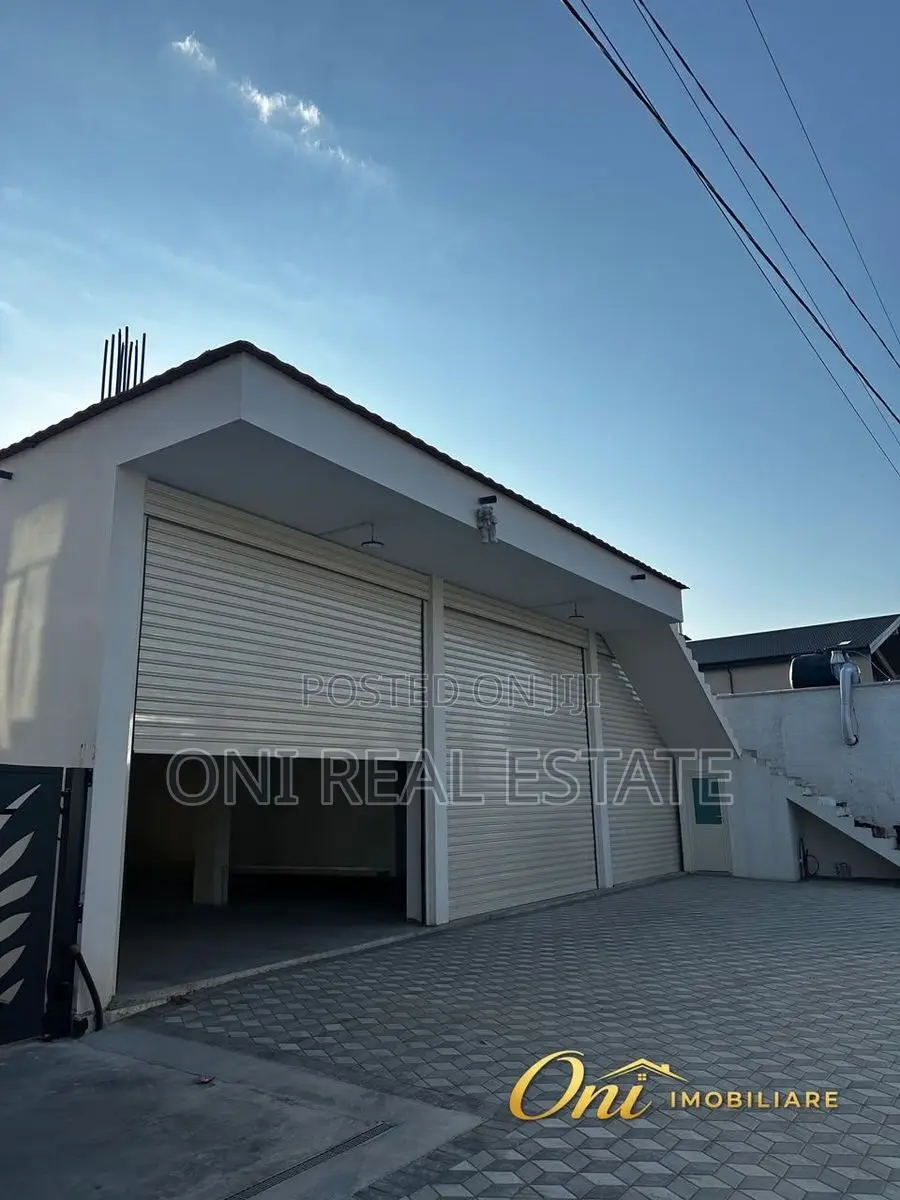Business building to rent Center (Kamza City)