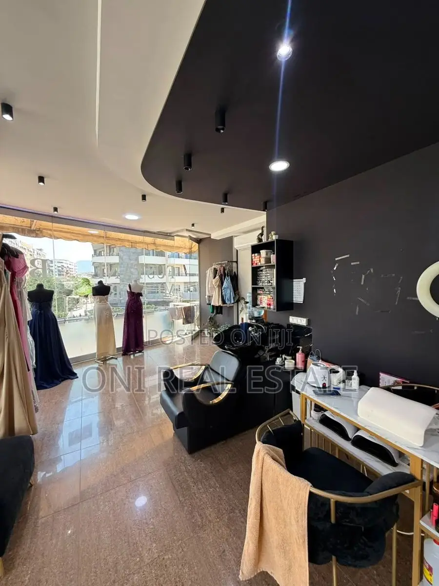 Store to rent Astiri - Unaza e Re (Tirana - city)