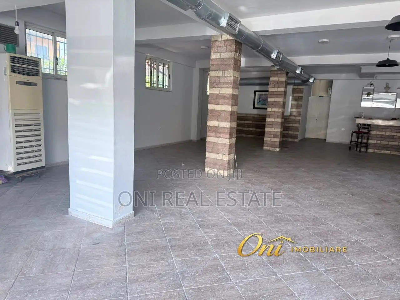 Store to rent Train Station - New Boulevard - Brrake (Tirana - city)