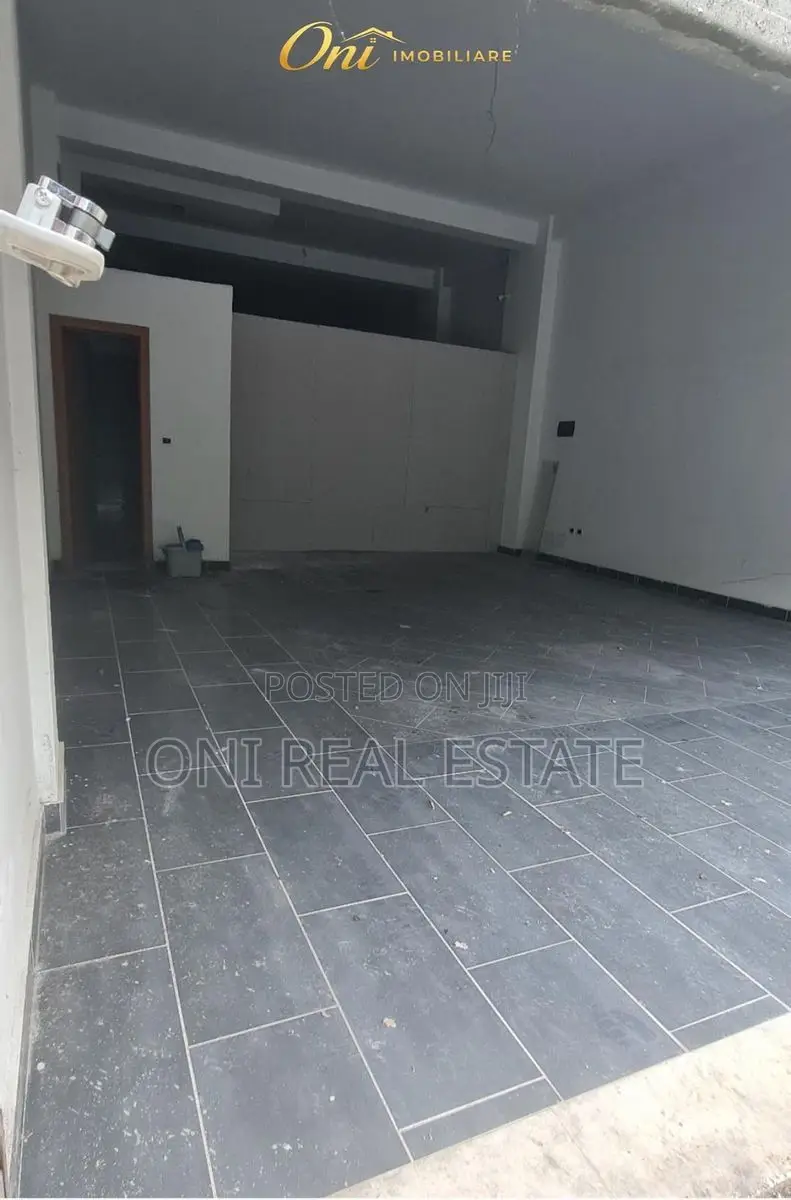 Store to rent Astiri - Unaza e Re (Tirana - city)