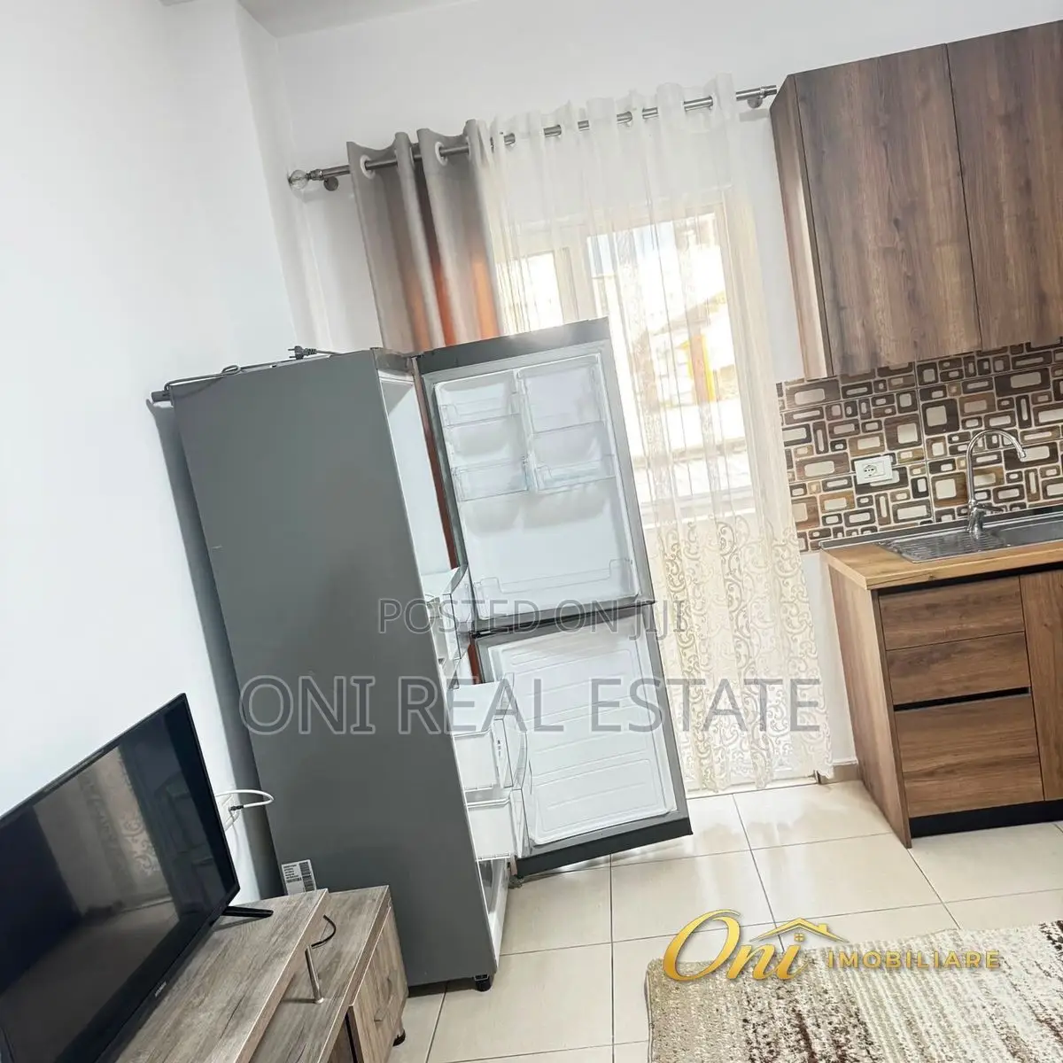 Apartment to rent 5 Maji Str. - Siri Kodra - Durresi Restaurant (Tiran