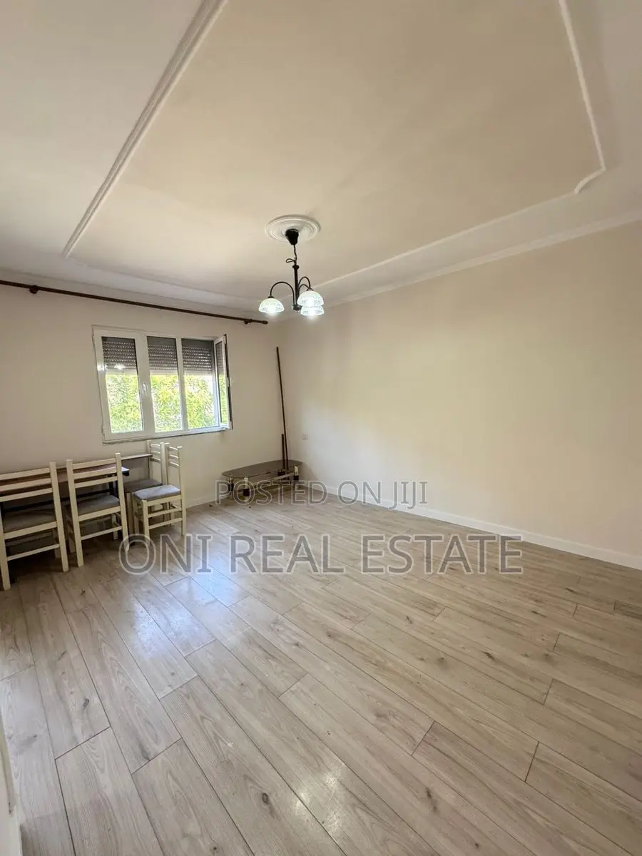 Apartment for sale Pallati me Shingjeta - Irfan Tomini Str. (Tirana - 